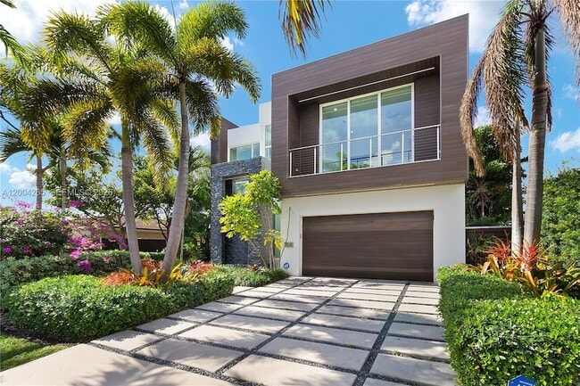 Photo - 2217 NE 17th Terrace