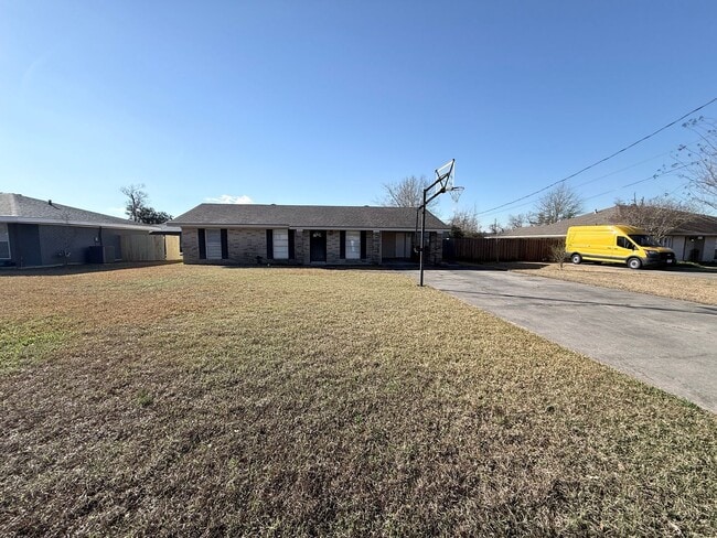 Building Photo - Home for Rent