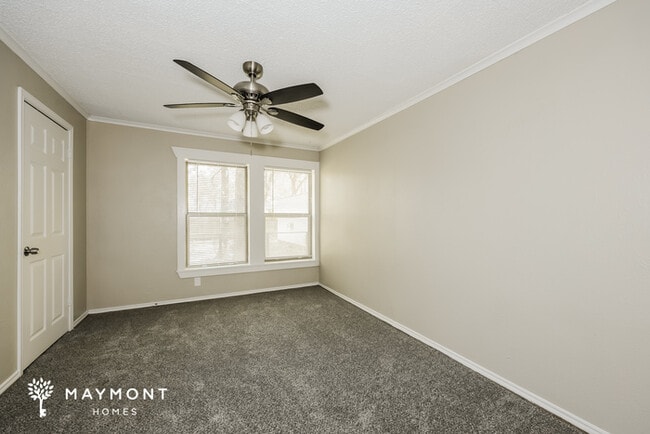 Photo - 1801 Whispering Oaks St