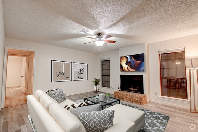 Building Photo - 203 W Trinity St Unit D Rental