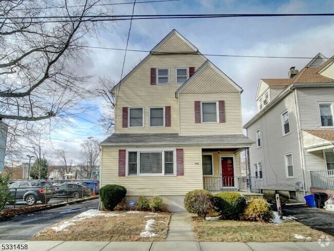 Building Photo - 60 Greenwood Ave Rental