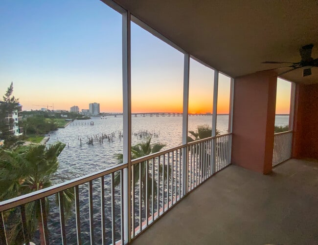 Incredible daily sunset views - 2743 1st St Condo Unit 403