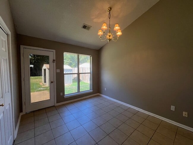Photo - Renovated 2 Bedroom 2 Bath Home for Rent!