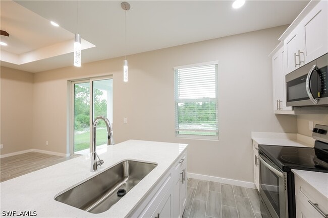 Photo - 3204 66th St W