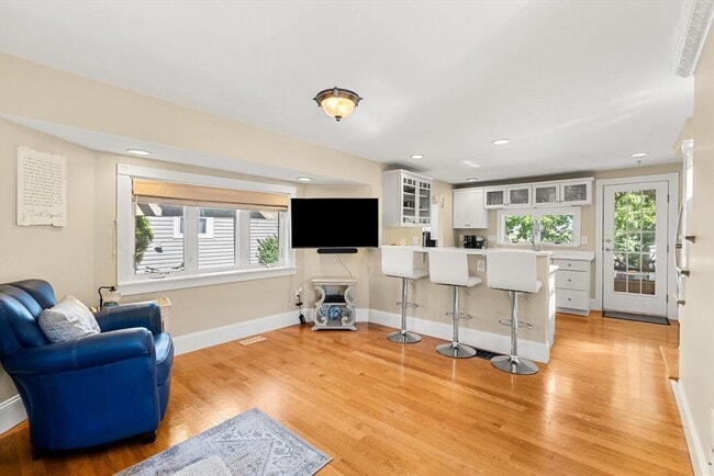 Building Photo - 84 Spring St