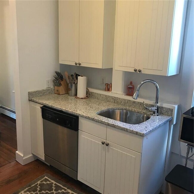 Photo - 46 Lee Ave Unidad 1