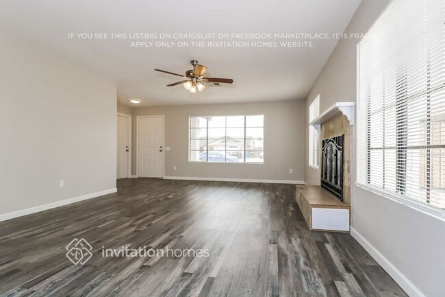 3221 W Irma Ln