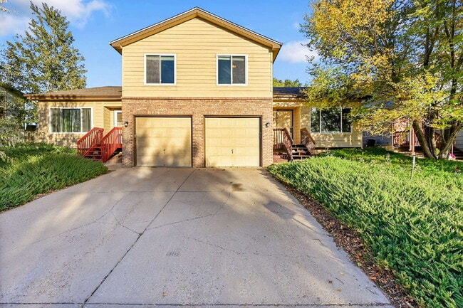 Building Photo - $2,495.00, 3 Bed, 2 bath located in Brighton. Unit 472 North 21st Ave