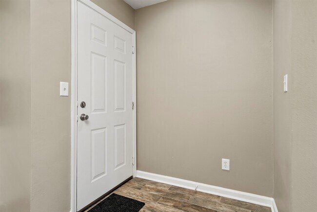 Photo - 3411 Balboa Cir