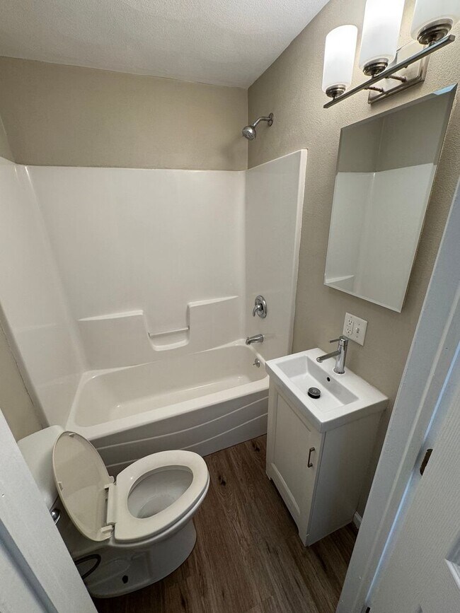 Photo - Two Bedroom One Bathroom Home in Machesney...