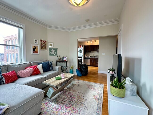 812 Parker St