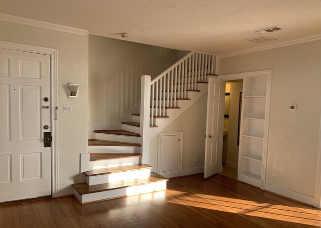 Photo - 1959 Richmond Ave