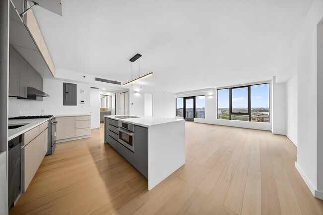 Photo - 3371 Prince St Unit 15J (penthouse)