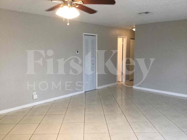 Photo - 3549 SW 16th St