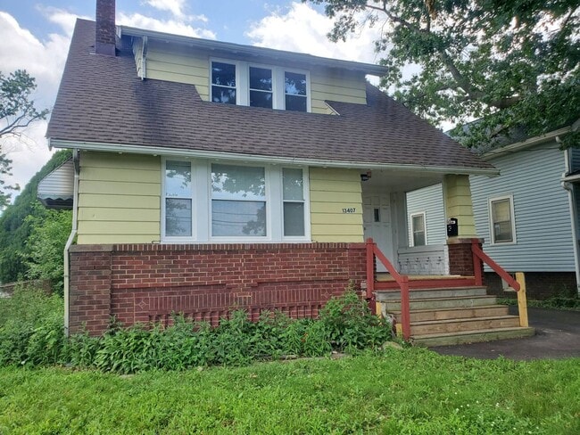 Photo - 13407 Puritas Ave Unit 13407
