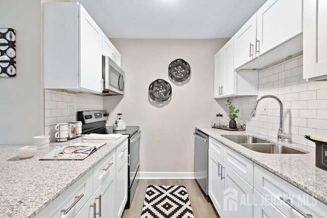 Building Photo - 1000 Pheasant Hollow Dr