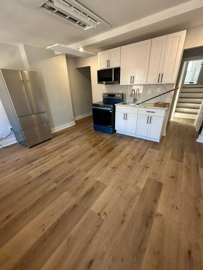 Photo - 430 Dickinson St Unit 3F