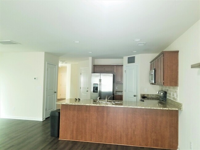 Photo - 513 Eastfair Dr