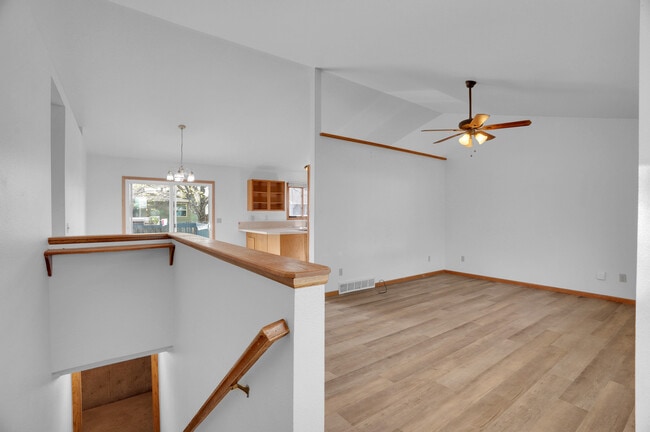 Photo - 866 S Buckeye Dr