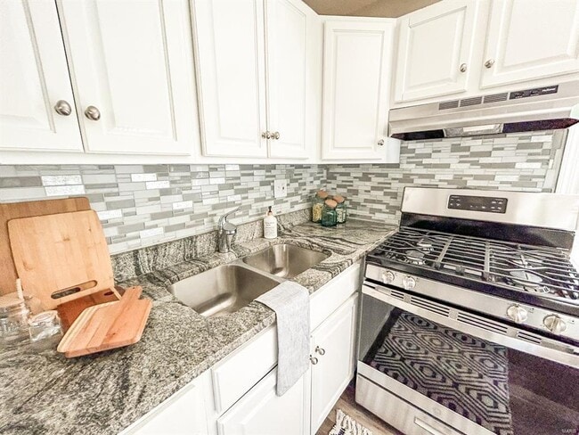 Photo - 2212 Collett Dr