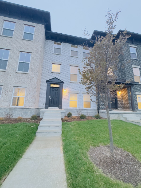 Photo - 4883 Gilbert Dr