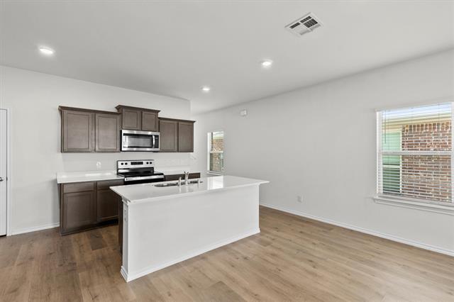 Photo - 809 Trough St