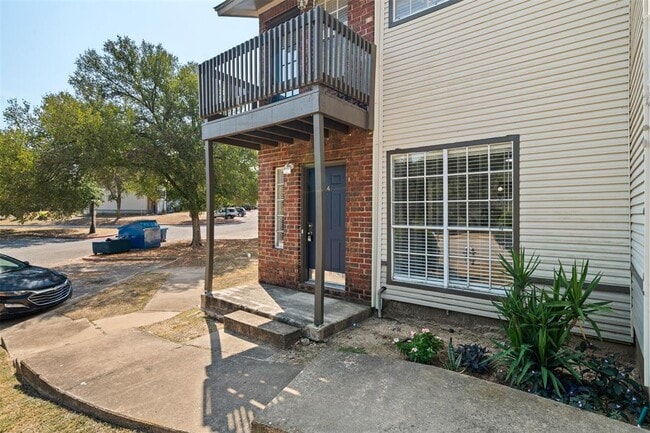 Building Photo - 1806 River Crossing Cir