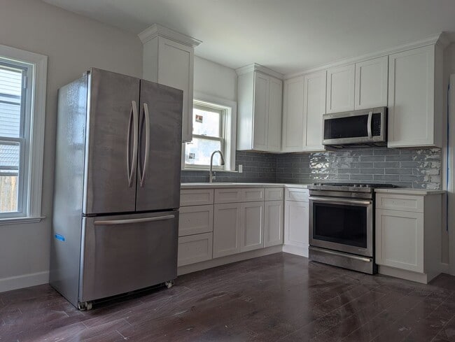 Building Photo - 71 Trowel St Rental