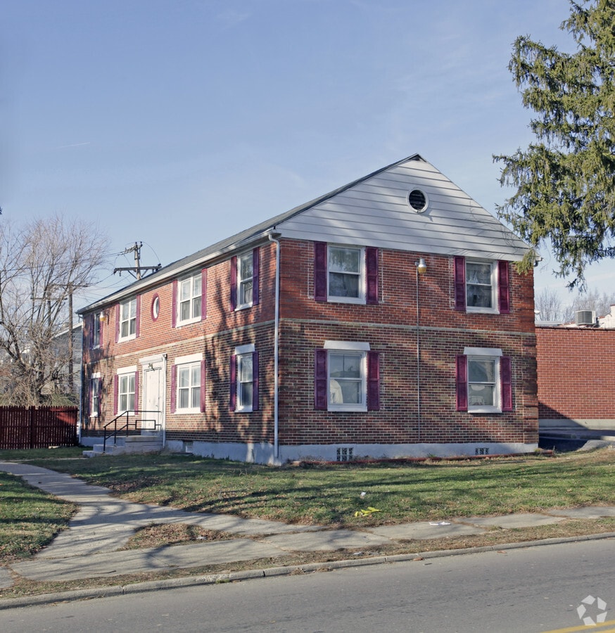 Photo - 2141-2147 Catalpa Dr Apartments