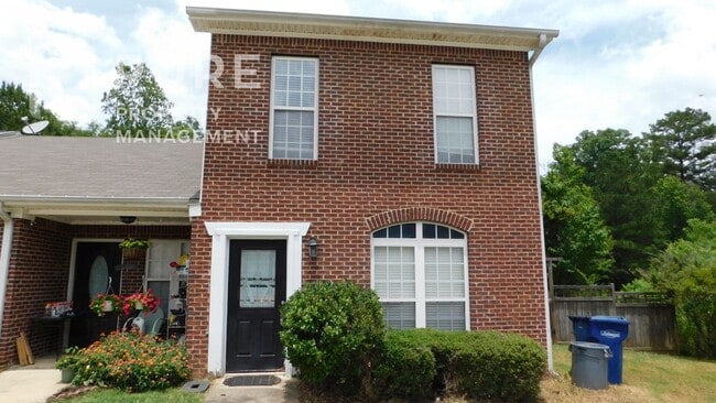 Photo - 206 Park Village Cir