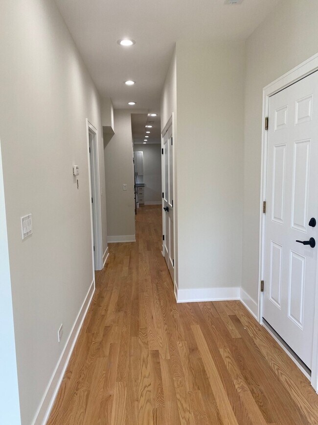 Photo - 1055 W Pratt Blvd Unidad 2A