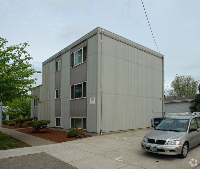 1765 NW Van Buren Ave