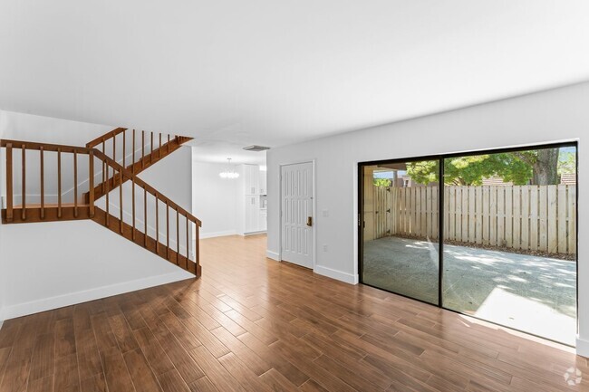 Building Photo - 1204 12th Ln Rental