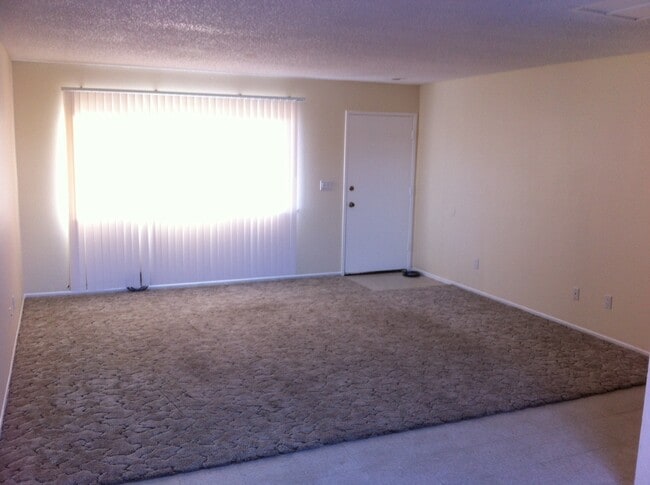 Building Photo - 12715 Navajo Pl Unit 4