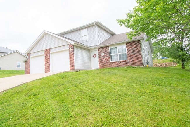 Building Photo - 1330 Godas Cir Rental
