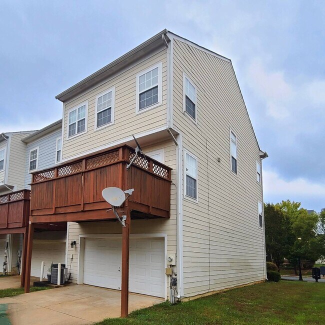 Photo - 4 BR Townhouse in Idlewild