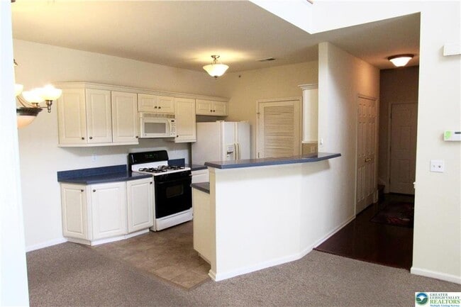 Photo - 929 Eden Terrace