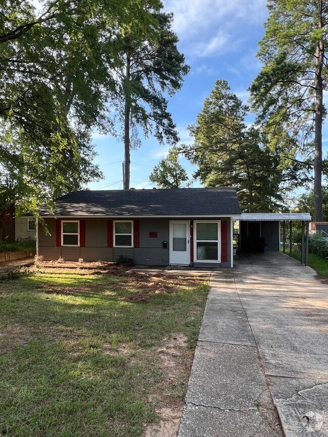 Building Photo - Coming Soon! Southern Hills! 3 bedroom wit... Rental