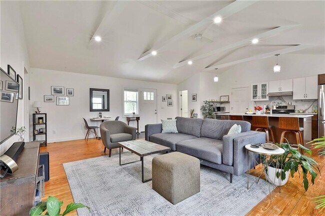 Photo - 2037 Lively Ridge Rd NE