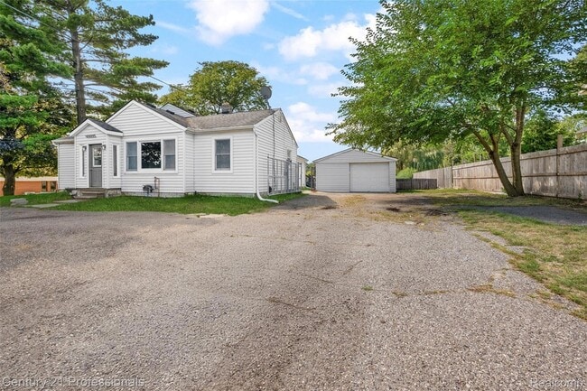Photo - 3621 Livernois Rd