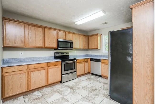 Photo - 67 Kenzi Way SW