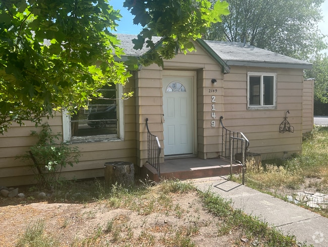 Building Photo - 2149 Fairview Ave Unit A Rental