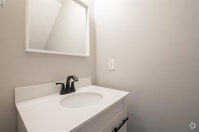 Building Photo - Available end of June! Rental