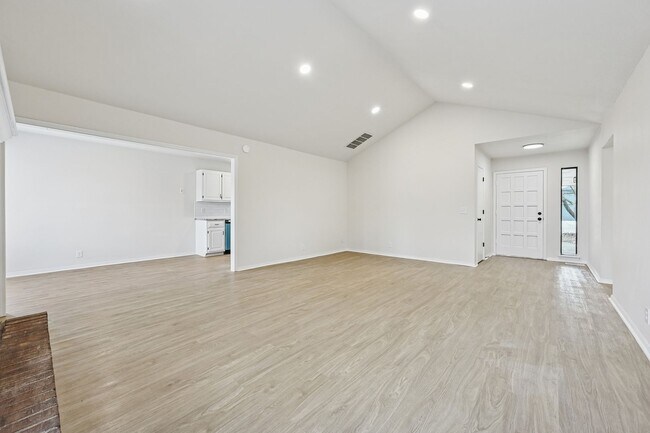 Photo - Newly Renovated Broken Arrow Beaut! Available for Immediate Move In!