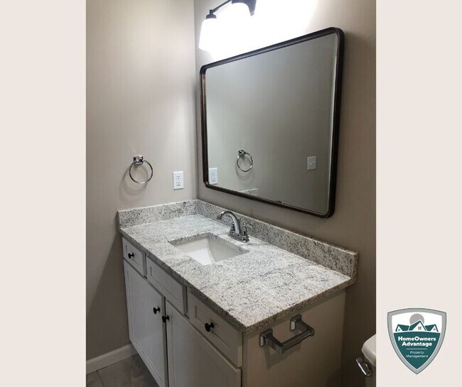 Photo - 130 Landmark Court - 1