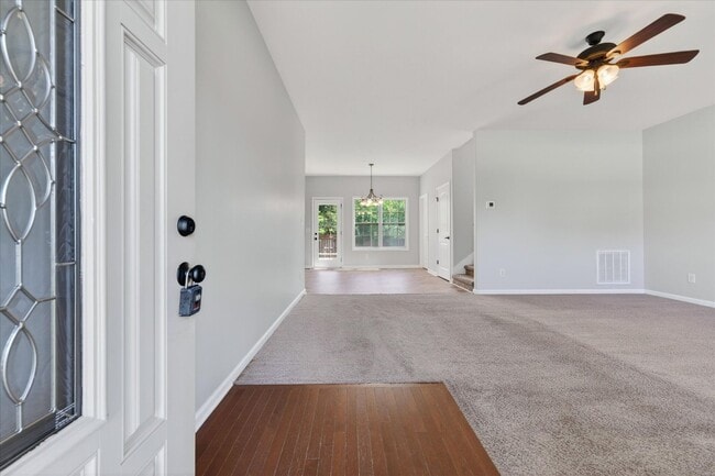 Photo - Pet Friendly Three Bedroom!