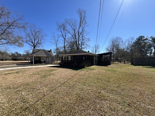 Photo - Beautifully Updated 3 Bedroom / 2 Bathroom Home – Available Now!