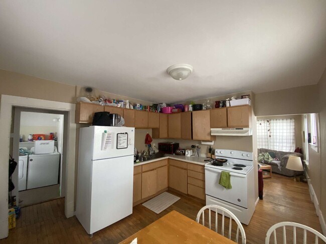 616 1st Ave