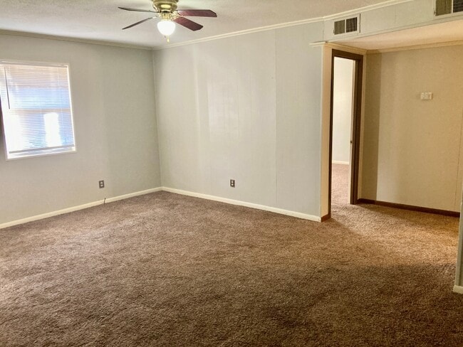 Photo - 117 Parkburg Rd