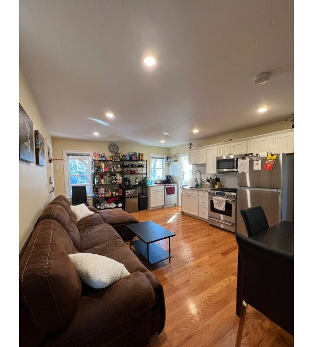 Photo - 30 Cambridge Ter